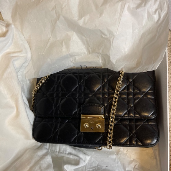 Christian Dior - Picture 7 of 7